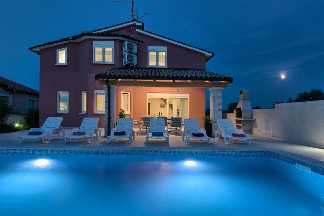 Holiday Home Nikol Pula Buitenkant foto